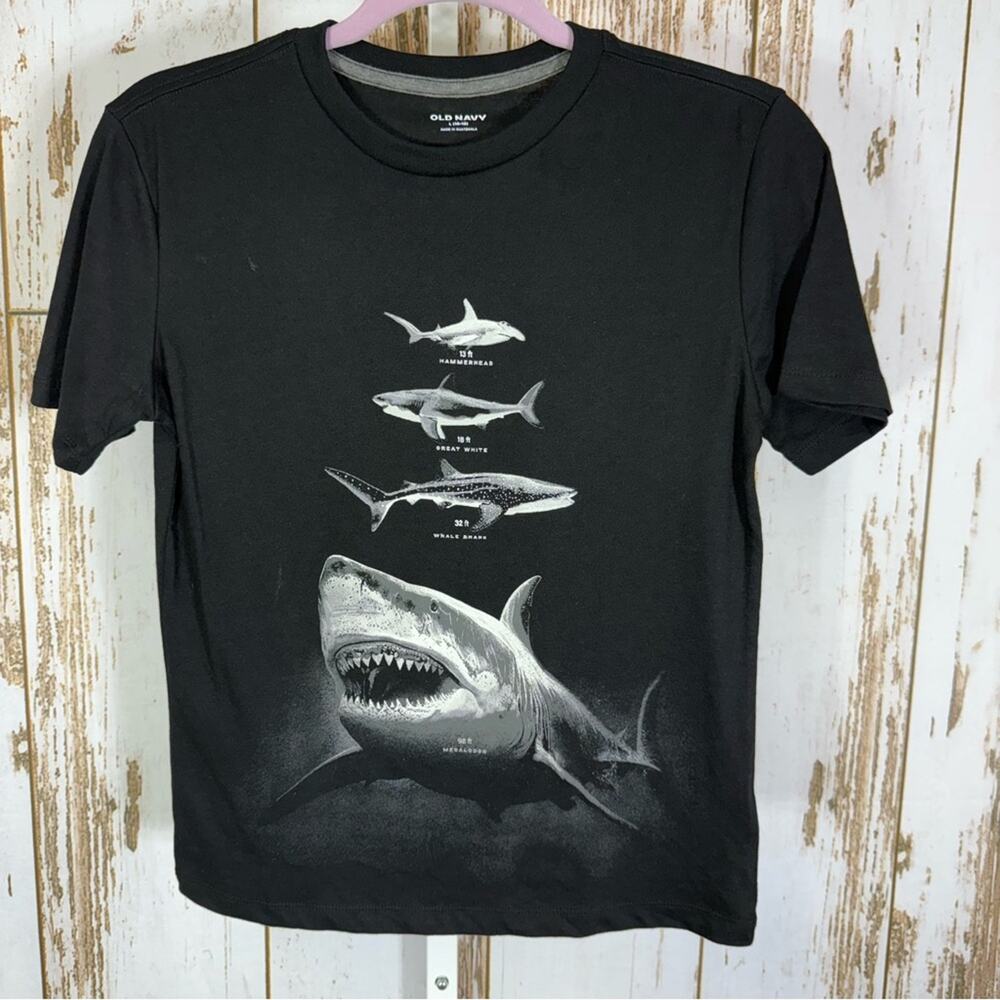 Old Navy, Black Shark Graphic Tee. Size Large Boy. In good used condition!